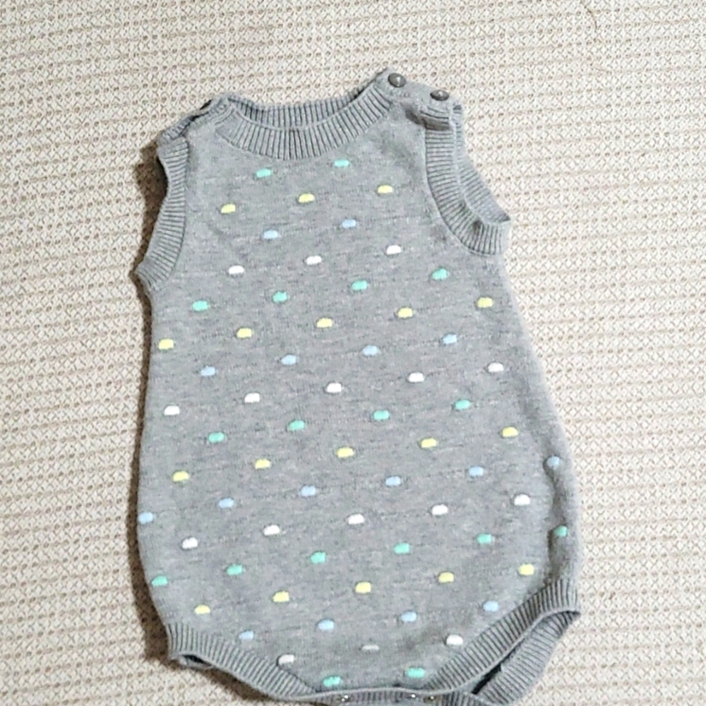 Cat & Jack baby knit gray romper with polka dots never worn